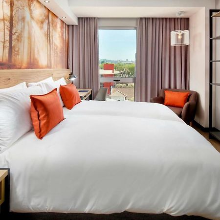 Protea Hotel By Marriott Pretoria Loftus Park Exterior foto